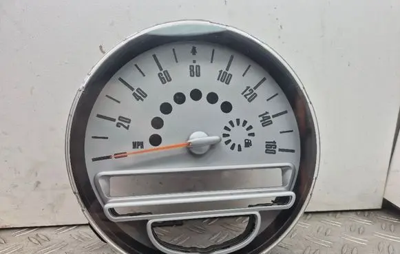 Speedometer (instrument cluster)
