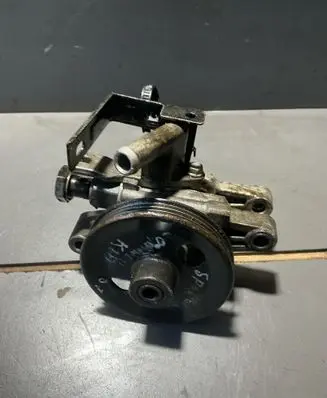 KIA Sportage Power steering pump 571002E000