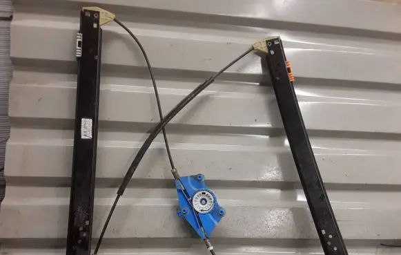 Porsche Cayenne (9PA) Front window lifting mechanism without motor 
