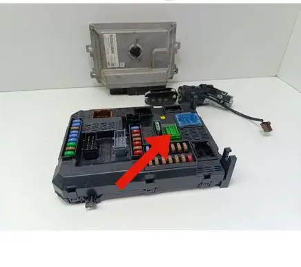 Peugeot 2008 I Engine ECU kit and lock set 9805895780 9807532080