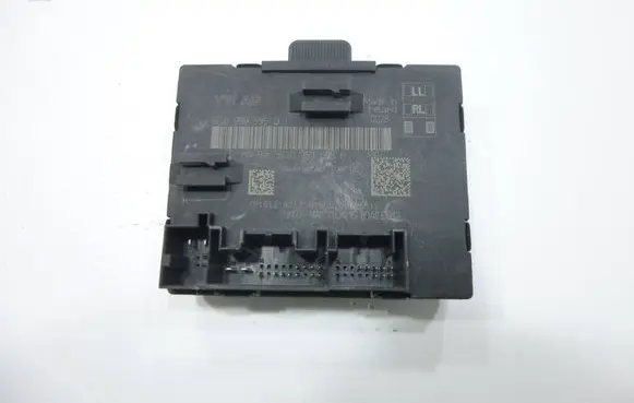 Volkswagen PASSAT B8 Door control unit/module 5Q0959595D 5Q0959595B