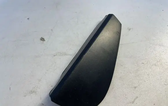 Renault Megane III Fender end trim 833300006R