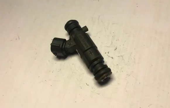 Hyundai Matrix Fuel injector 9260930006 3531022600