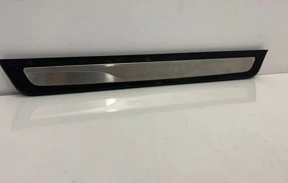 Hyundai Santa Fe Front sill trim cover 858732W500
