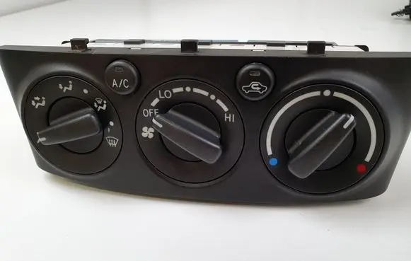 Toyota Avensis T250 Climate control unit 5590005101