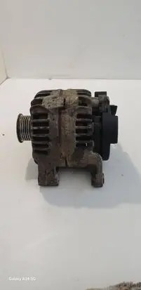 Opel Zafira A Generator/alternator 90561168