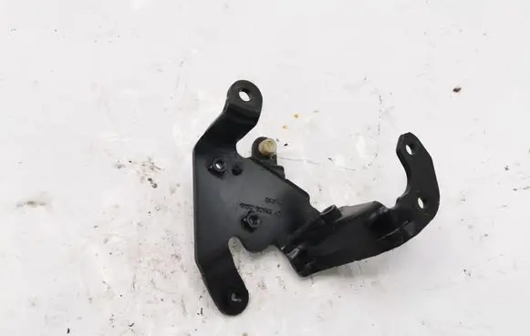Land Rover Range Rover Sport L320 other engine part 6R8Q6C693AC