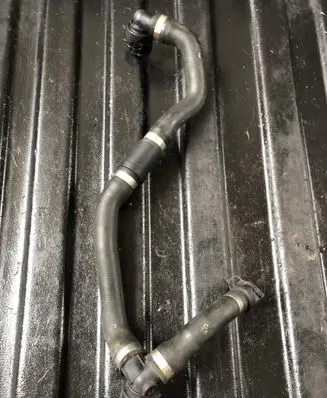 Mercedes-Benz E W213 Engine coolant pipe/hose A2135015301