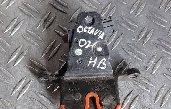 Skoda Octavia Mk1 (1U) Tailgate/trunk/boot lock/catch/latch 1U6827501C