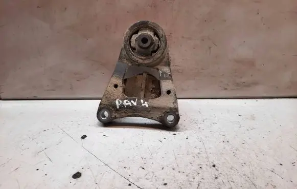 Toyota RAV 4 (XA30) Rear differential/diff mount bracket 42130