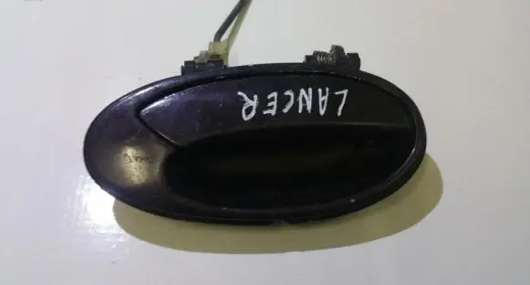 Mitsubishi Lancer Front door exterior handle MB819560