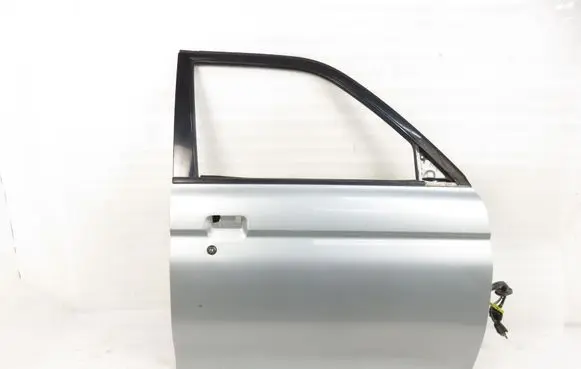 Mitsubishi Pajero Front door 