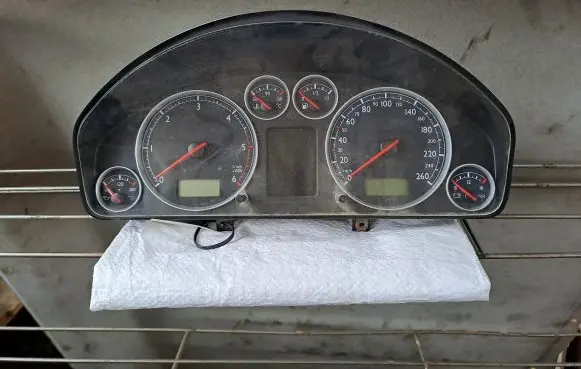 Volkswagen Sharan Speedometer (instrument cluster) 7M3920840G