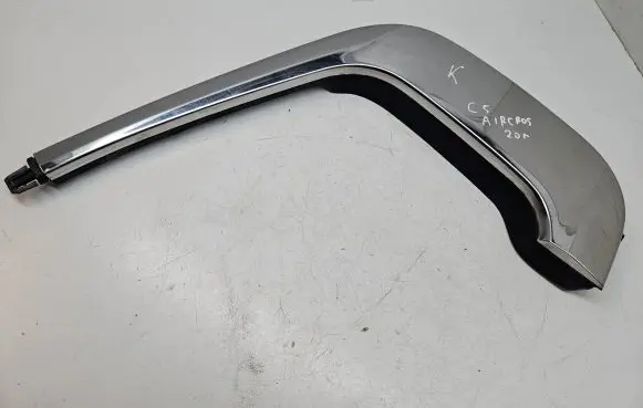 Citroen C5 Aircross Rear side glass trim 9819474677