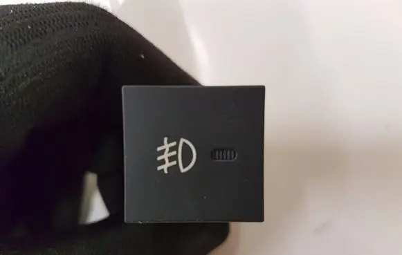 Fog light switch