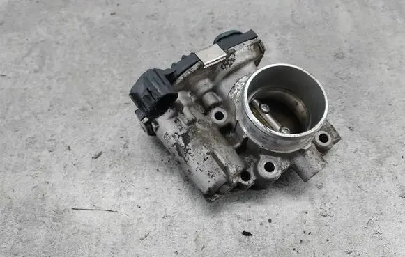Opel Astra J Throttle body valve 55562270