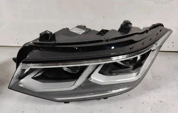 Volkswagen Tiguan Headlight/headlamp 5NB941081H 0301119233AB