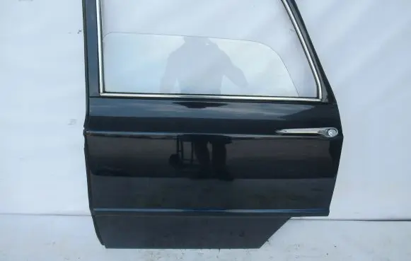 Alfa Romeo Giulia Rear door