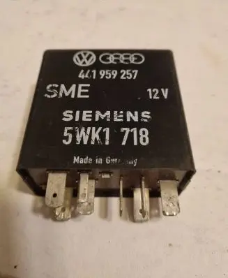 Audi A6 S6 C4 4A Other relay 441959257