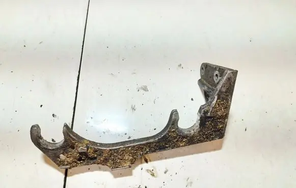 Mercedes-Benz E W212 Engine mounting bracket 211410101