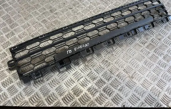 Skoda Octavia Mk4 Front bumper lower grill