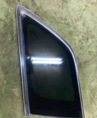 Jeep Grand Cherokee Rear side window 1412576223412