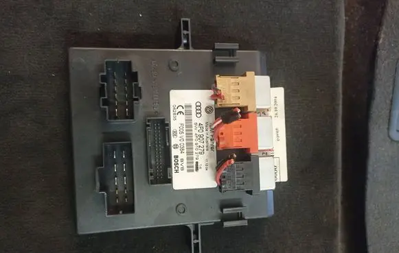 Audi A6 S6 C6 4F Comfort/convenience module 4F0907279 F005V00384 4F0910279