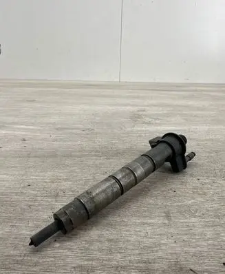 BMW 5 F10 F11 Fuel injector 8508153