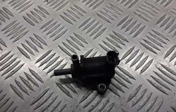 Peugeot 107 Vacuum valve 90910-WC001