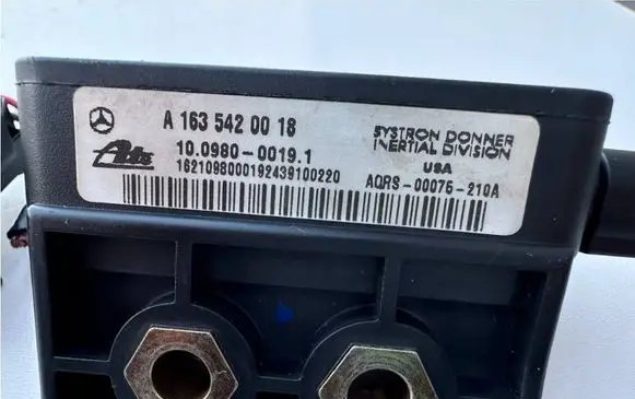 Mercedes-Benz ML W163 ESP acceleration yaw rate sensor A1635420018