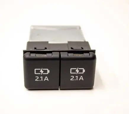 Toyota RAV 4 (XA50) USB socket connector 8553215010
