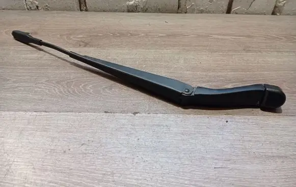 Volvo XC90 Front wiper blade arm 30753817