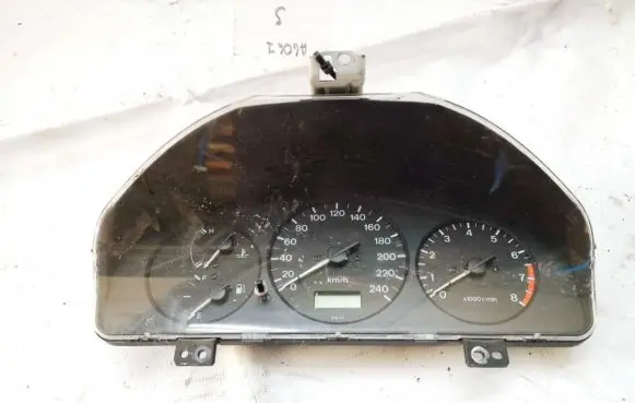 Mazda 323 F Speedometer (instrument cluster) bh1cb