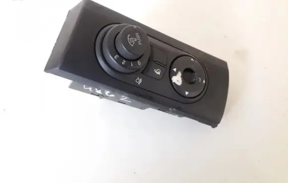 Wing mirror switch