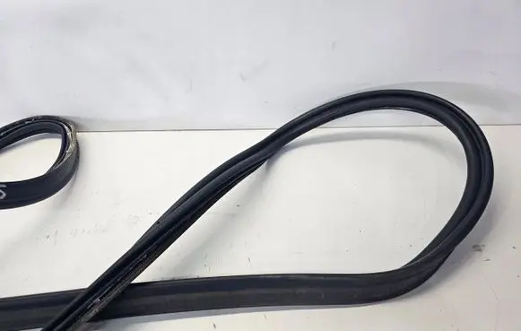 Audi A5 8T 8F Rubber seal tailgate window/glass 8T0827705DOK