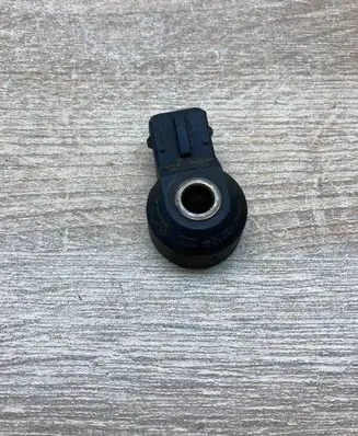 Volkswagen Golf IV Detonation knock sensor 030905377A 0261231045