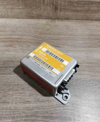 Mercedes-Benz E W214 Airbag control unit/module 0008207226 0285001078