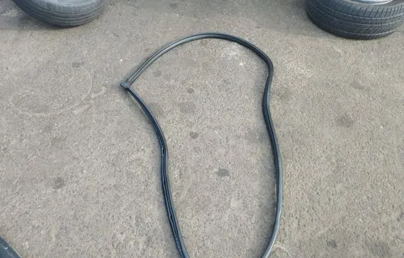 Honda CR-V Front door rubber seal