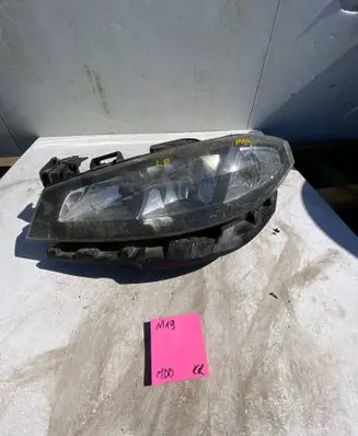 Renault Laguna II Headlight/headlamp 89900417