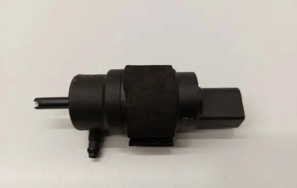 Audi A4 S4 B8 8K Windscreen/windshield washer pump 8K5955647