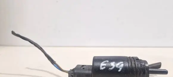 BMW 5 E39 Windscreen/windshield washer pump 8377612