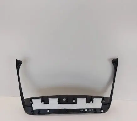 Tailgate trim