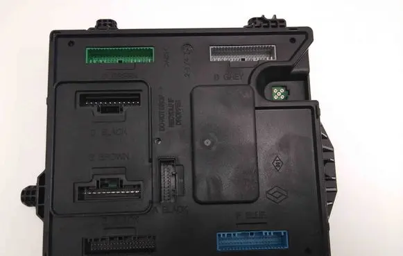 Renault Megane III Central body control module 284B13640R