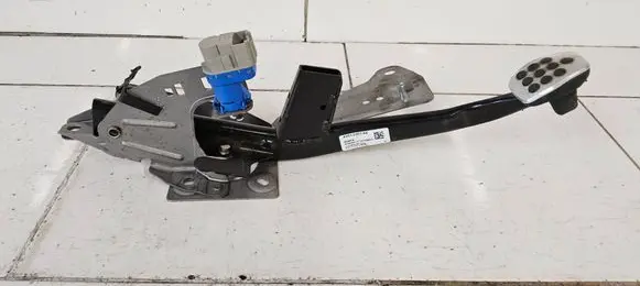 Ford C-MAX II Brake pedal AV612467AE 11575M07 21311191050