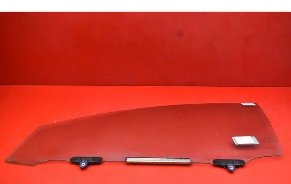 Toyota Auris 150 Front door window glass four-door 