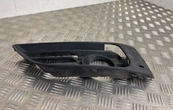BMW 2 F46 Front fog light trim/grill 19593510 7328681