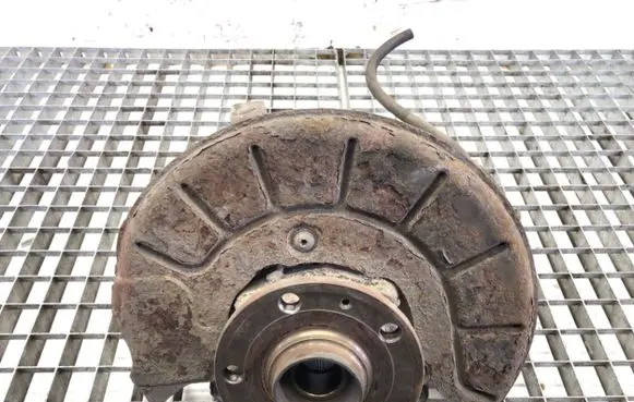 Volkswagen PASSAT B6 Front wheel hub spindle knuckle