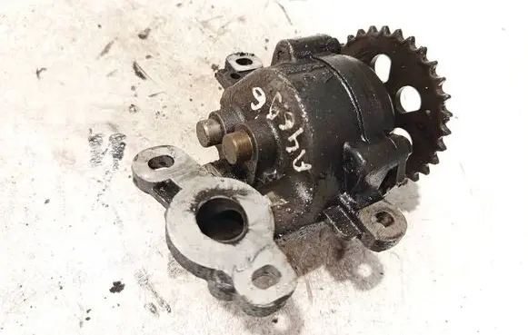 Ford Mondeo Mk III Oil pump 1s706600