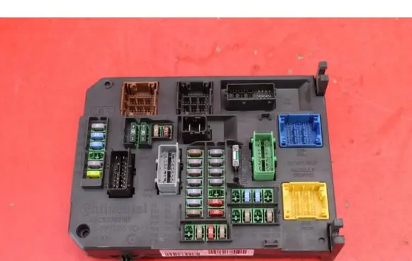 Peugeot 508 RXH Fuse box set 9665547580