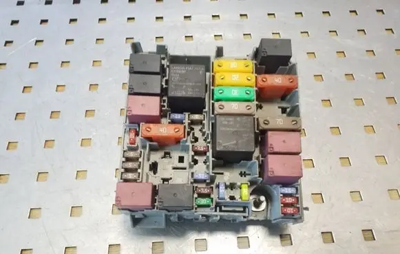 Fiat Grande Punto Fuse module